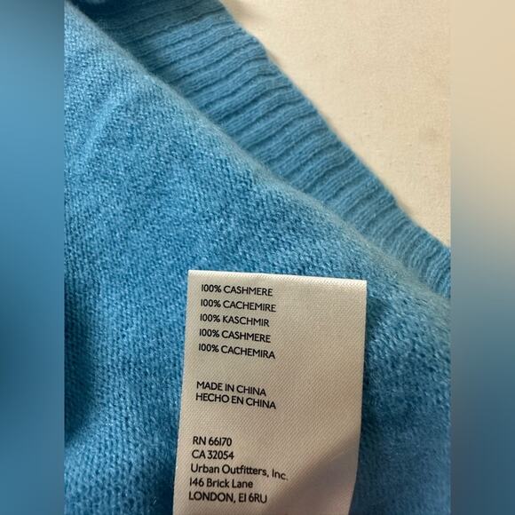 Free People 100% Cashmere Blue Turtleneck Cropped Women Sweater Size Small - Picture 3 of 7